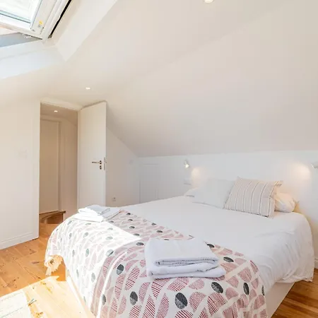 Bright Duplex With Stunning Bridge Views In The History Area Apartment Lissabon