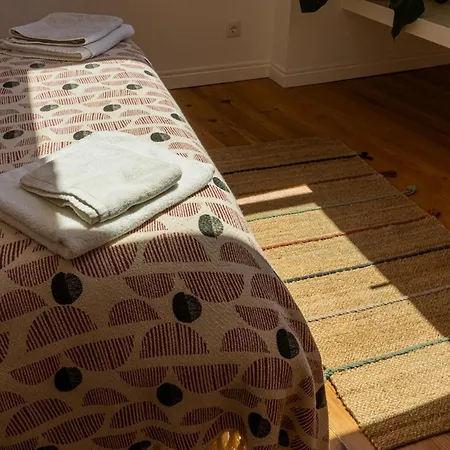 Apartament Bright Duplex With Stunning Bridge Views In The History Area Lizbona