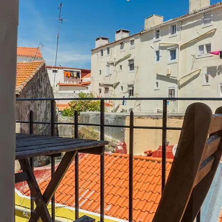 Bright Duplex With Stunning Bridge Views In The History Area Apartament Lizbona