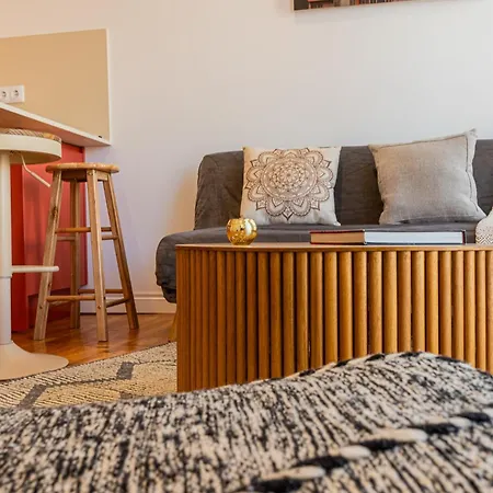 Apartament Bright Duplex With Stunning Bridge Views In The History Area Lizbona